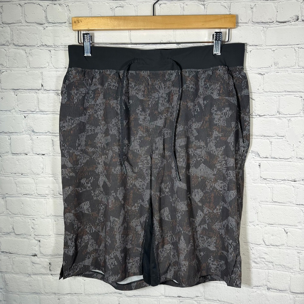 Lululemon Mens T.H.E. Short 11" Linerless Digital Dash‎ Camo Black Grey Orange L